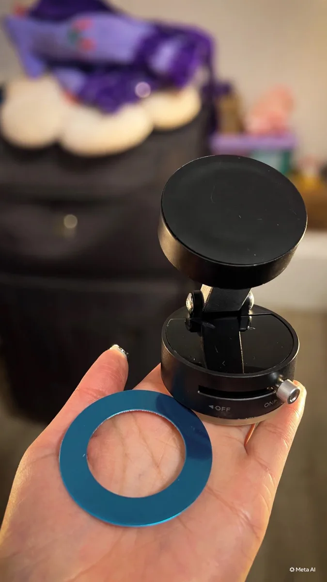 Soporte imantado para auto (incluye imán para celular)