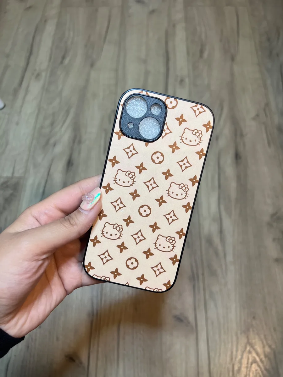 Carcasa Hello Kitty, Louis Vuitton