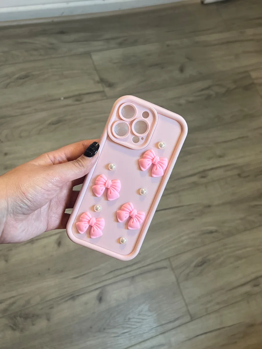 Carcasa moñitos y perlas