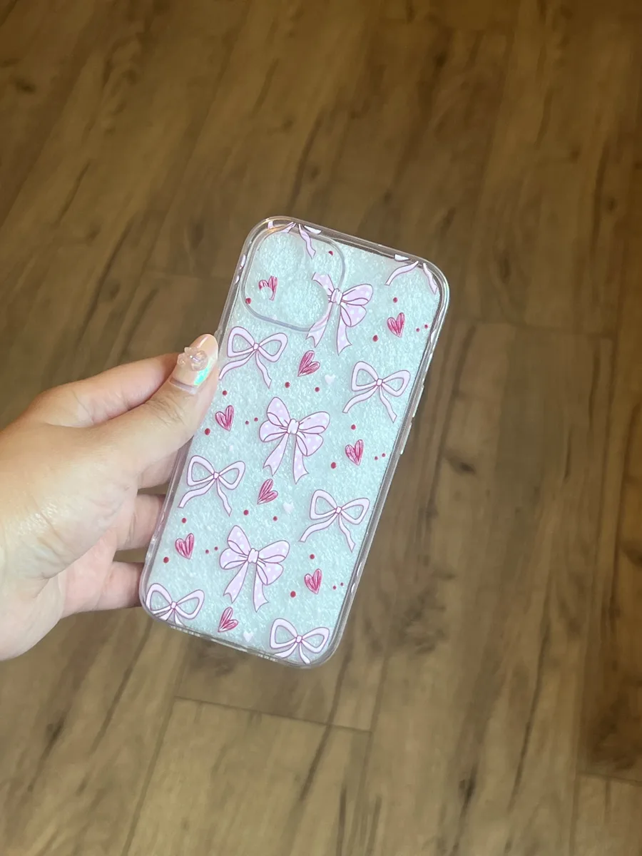 Carcasa moñitos y corazones