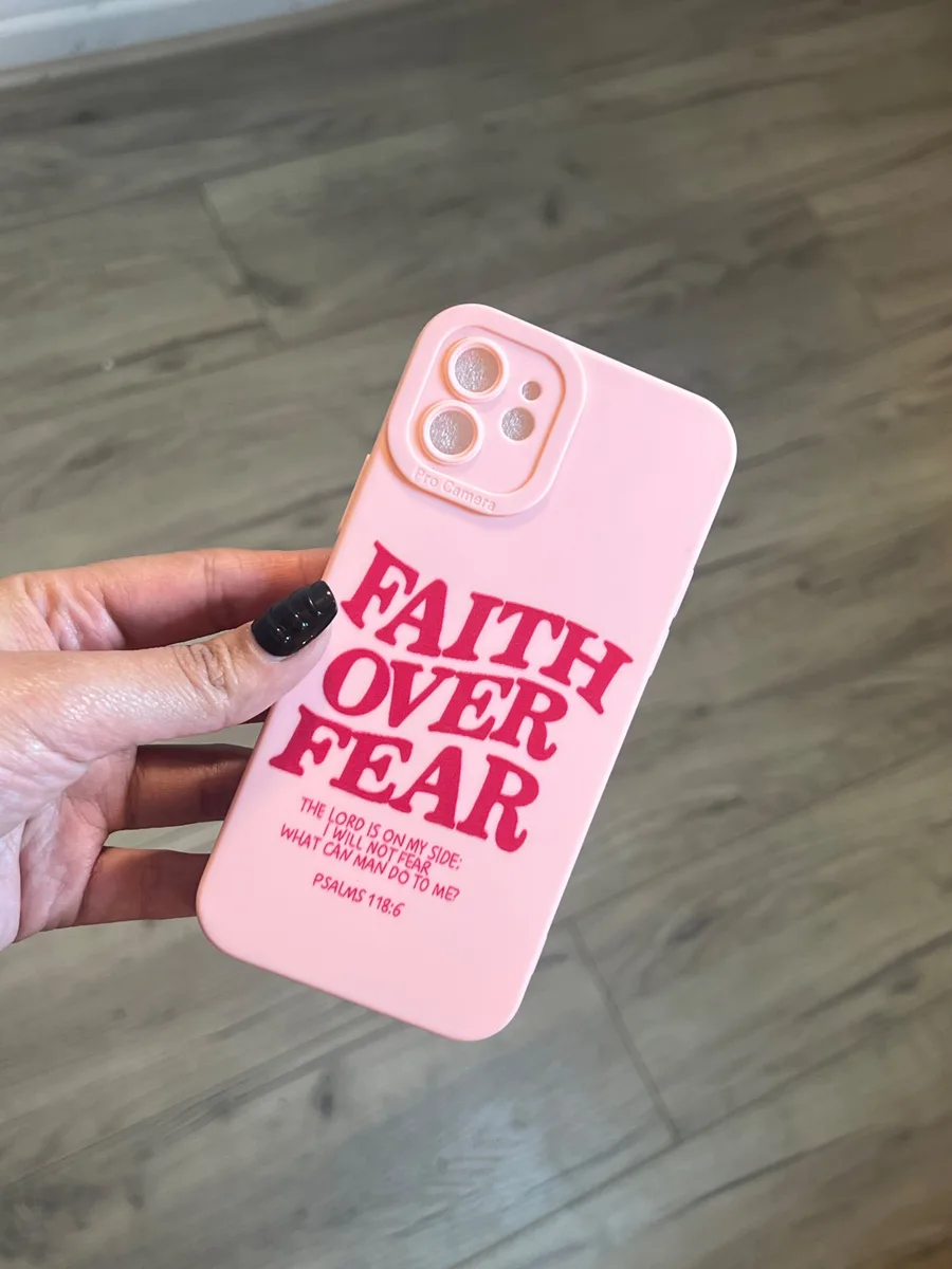 Carcasa ‘Faith Over Fear’